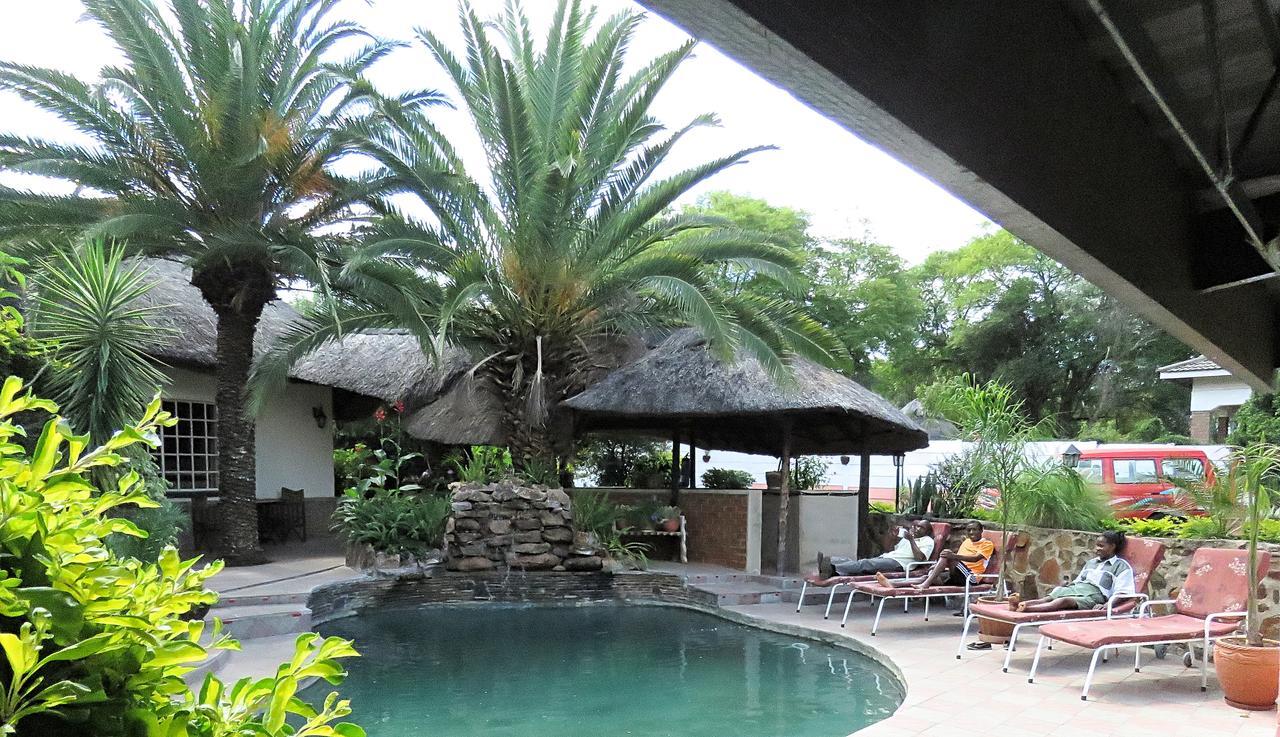 Parrot Lodge Bulawayo Kültér fotó