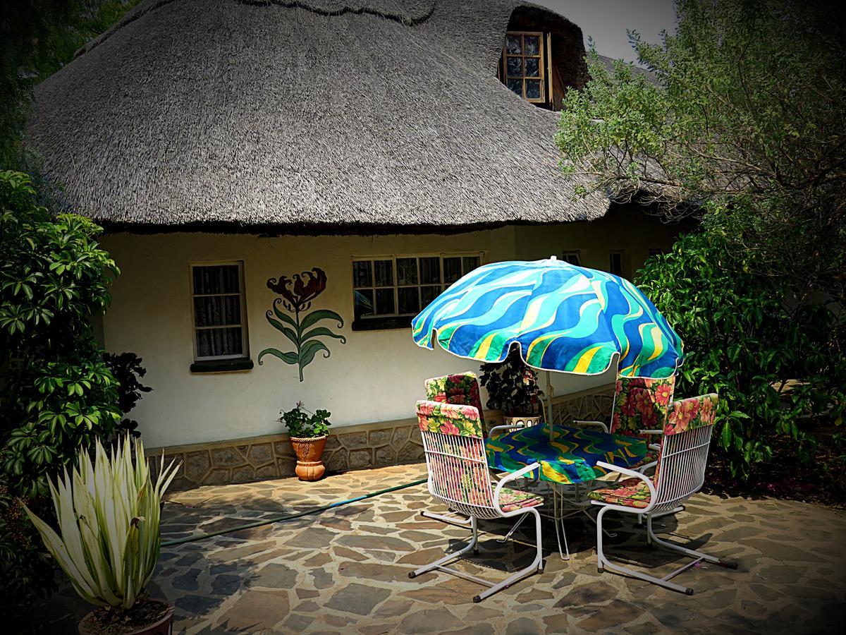 Parrot Lodge Bulawayo Kültér fotó