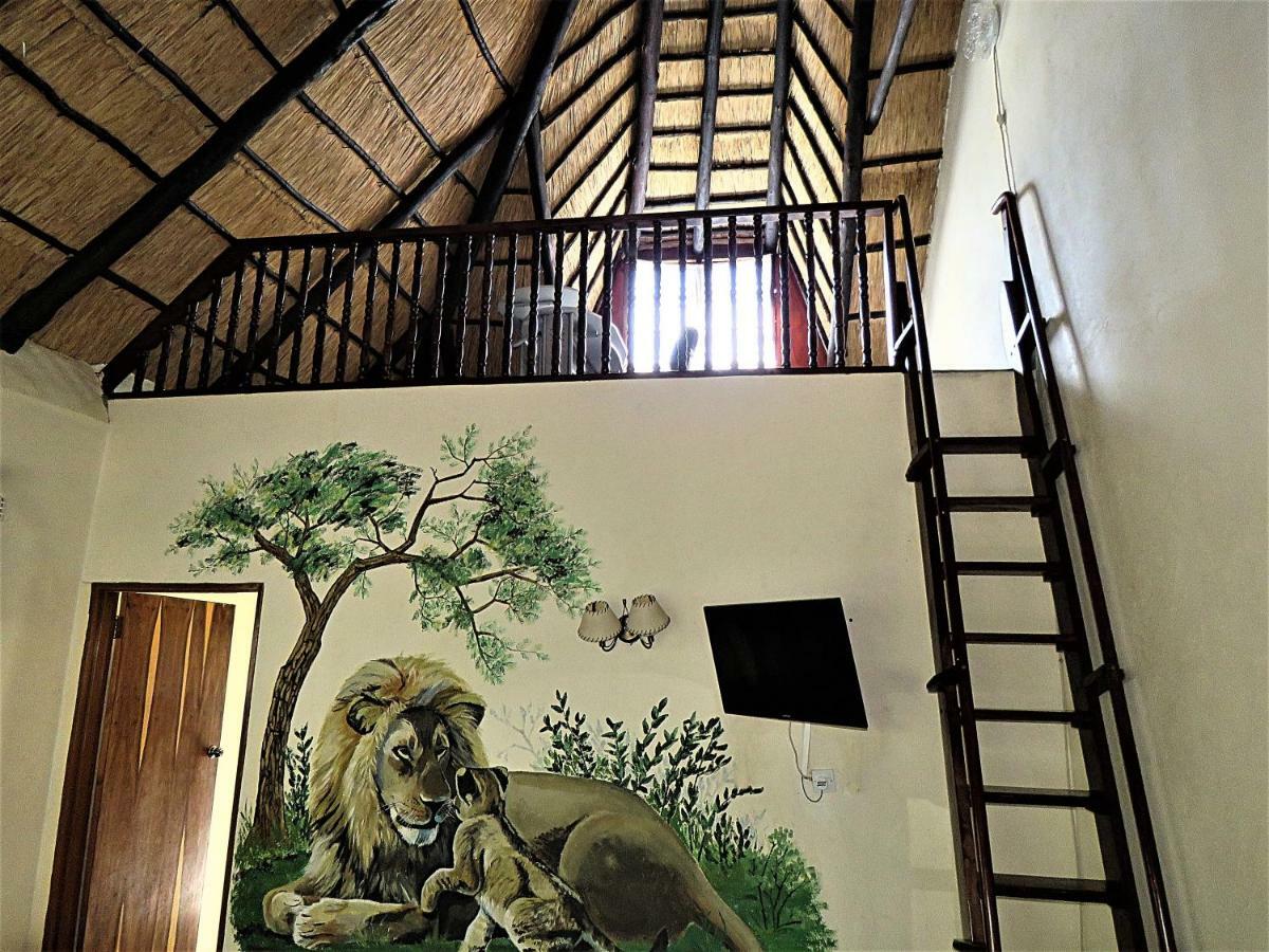 Parrot Lodge Bulawayo Kültér fotó