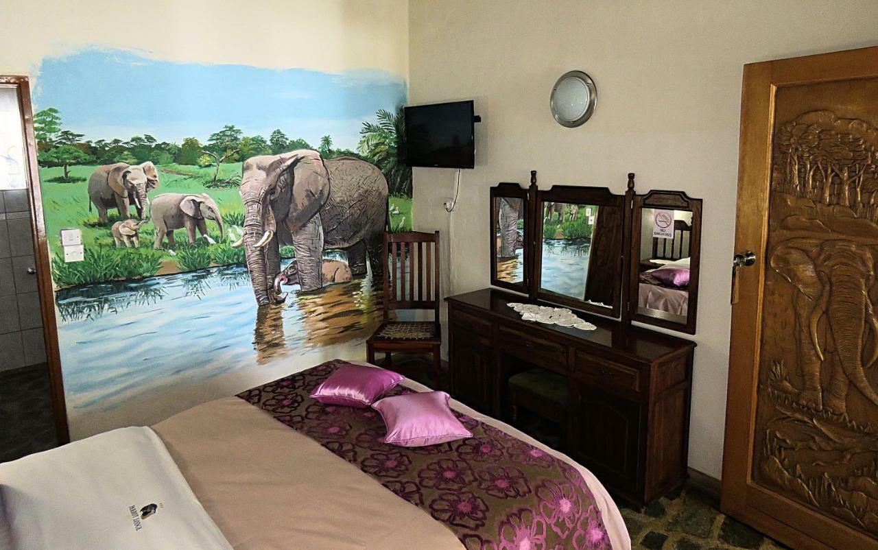 Parrot Lodge Bulawayo Kültér fotó