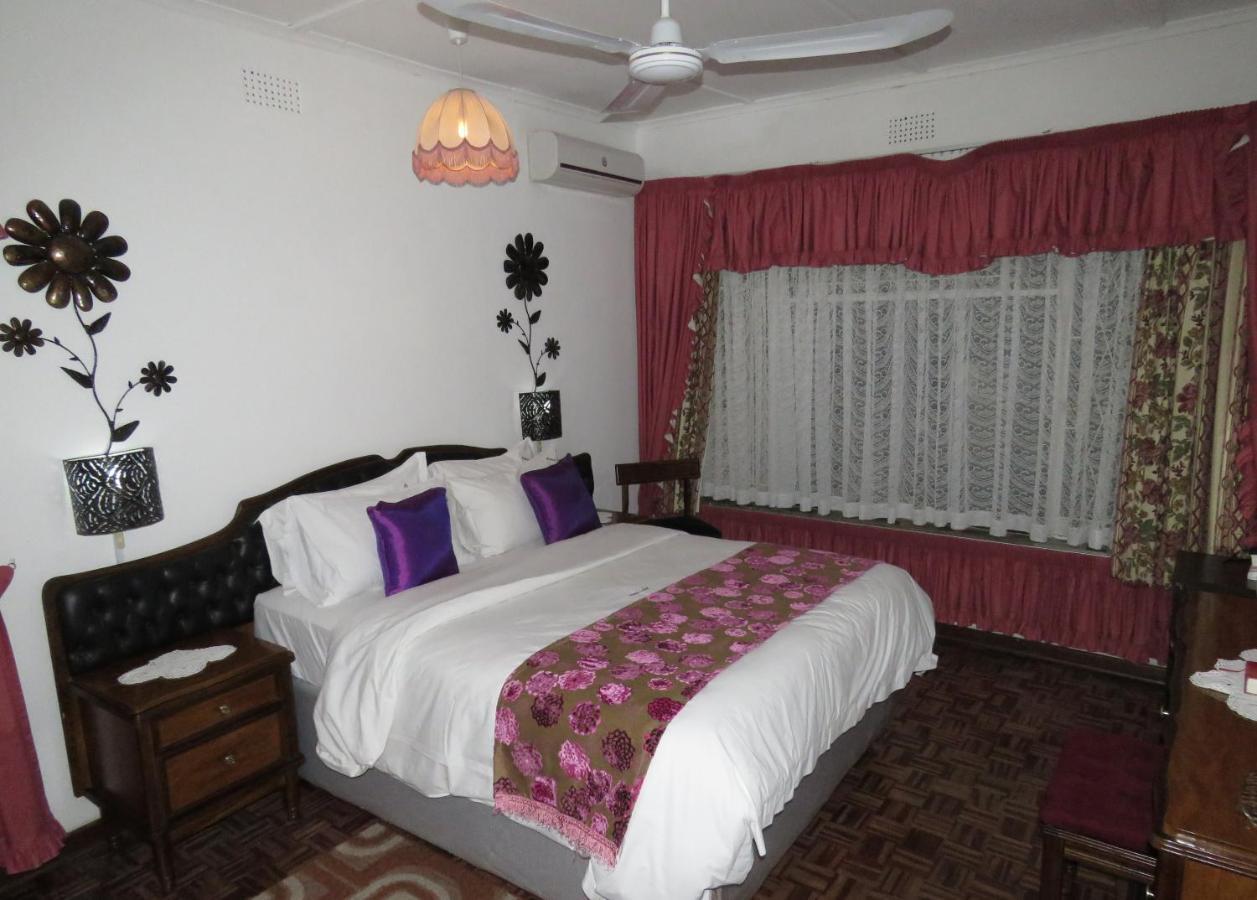 Parrot Lodge Bulawayo Kültér fotó