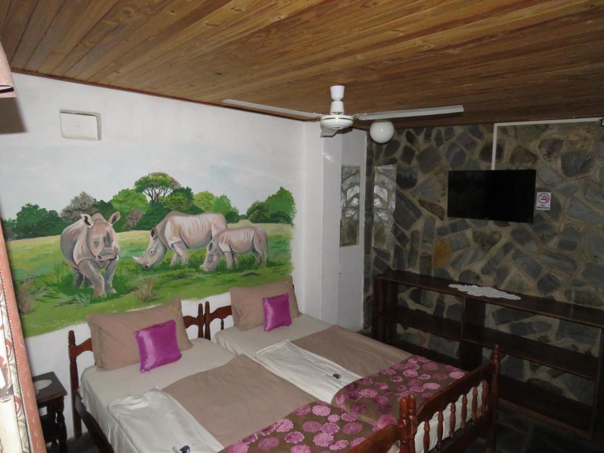 Parrot Lodge Bulawayo Kültér fotó
