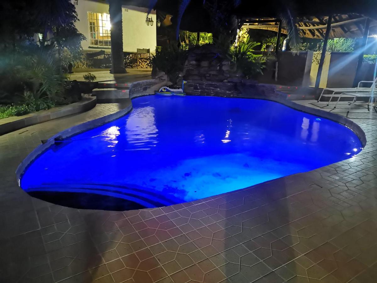 Parrot Lodge Bulawayo Kültér fotó